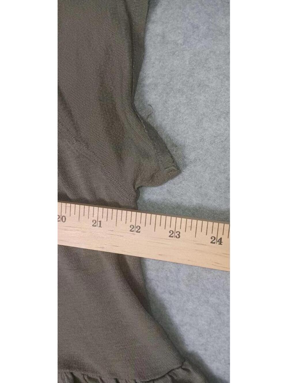 Free People Cropped Short Sleeve Blouse Womens Size XS Sage Green Partial Button - Picture 3 of 11